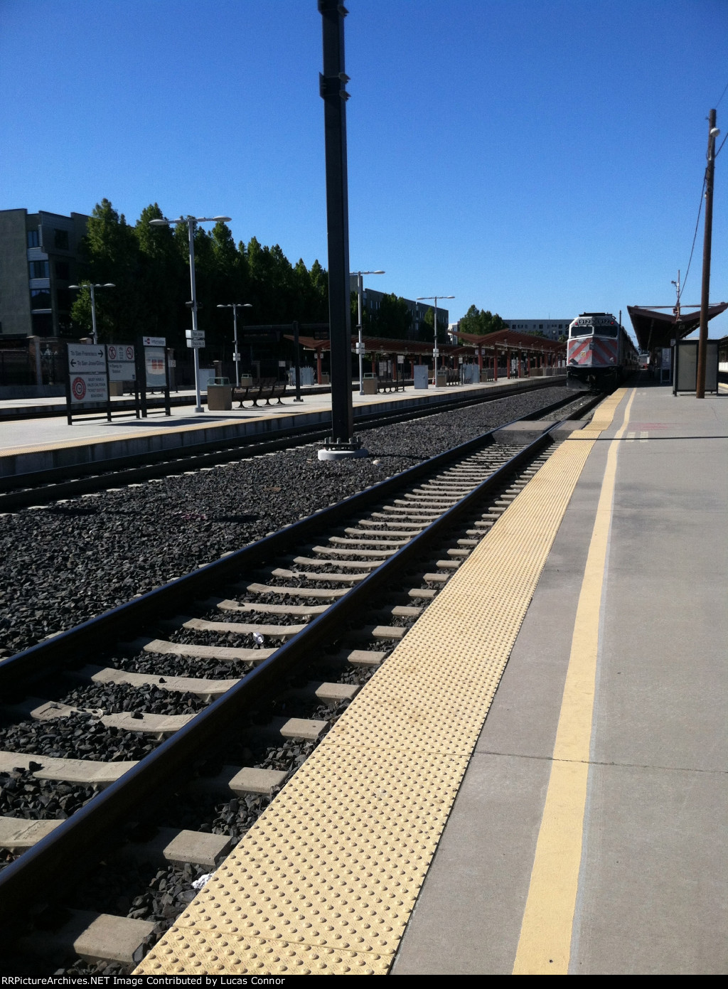 Caltrain 912 and Catenary